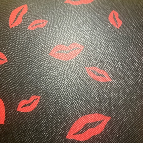 Kate Spade Computer Sleeve Red Lips Black Faux Leather - Picture 8 of 9